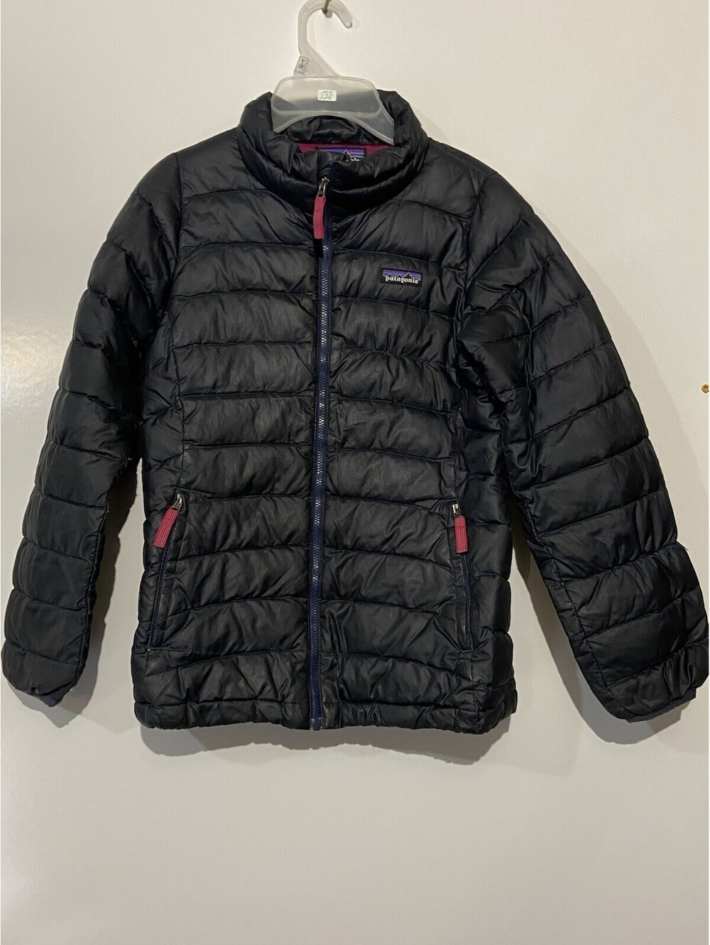 Girls PATAGONIA Black Down Sweater Jacket Sz L *Flawed*